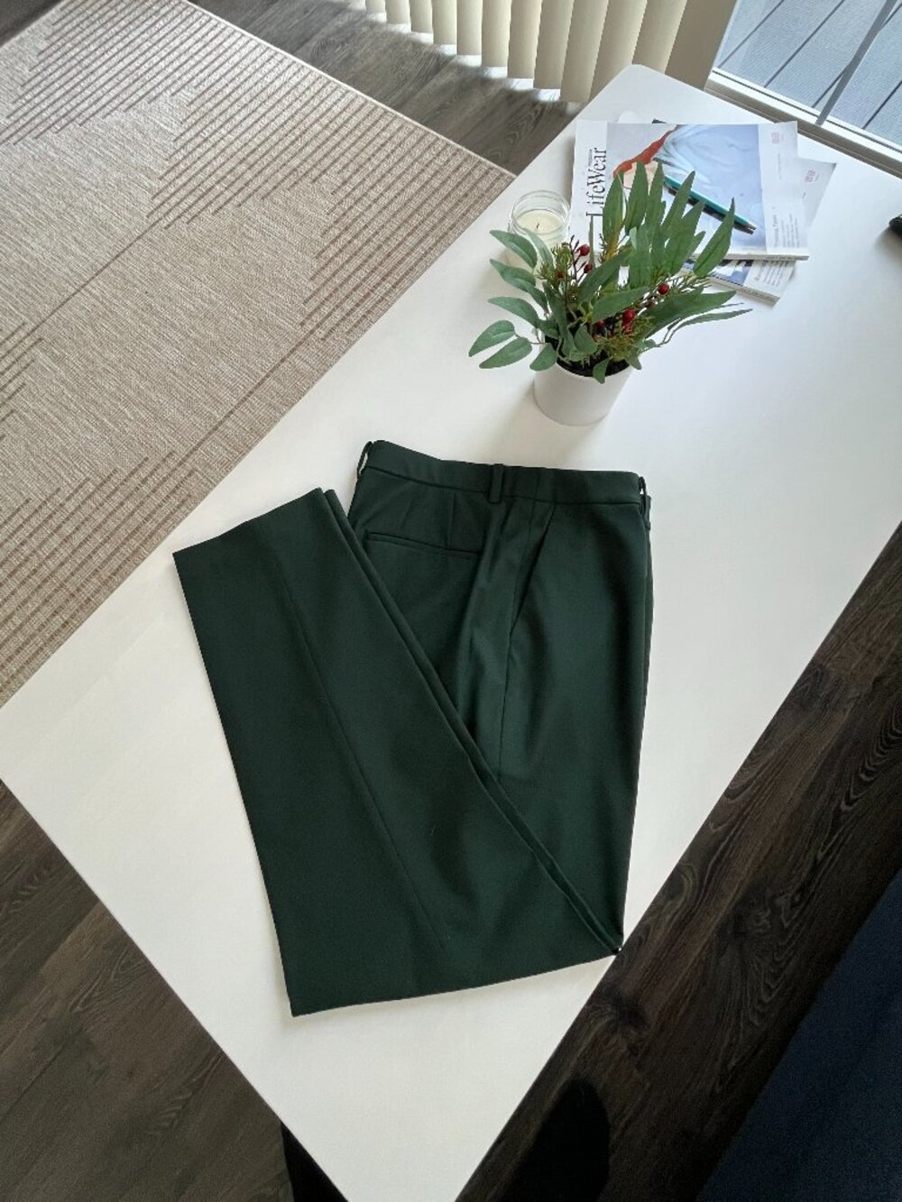 UNIQLO Dark Green Dress Pants size Medium